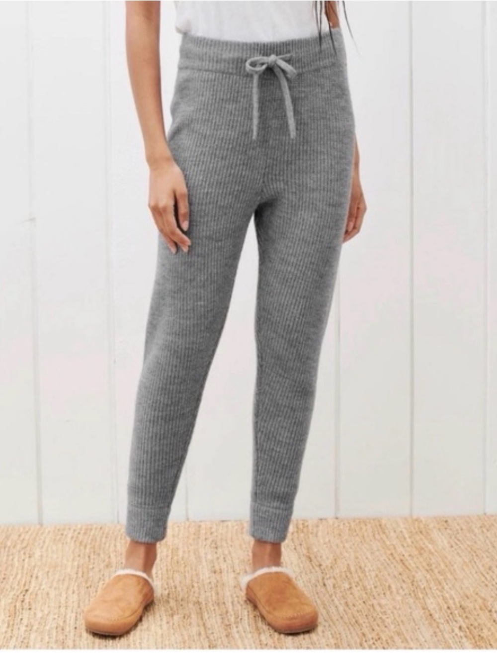 Jenni Kayne Alpaca Fisherman Knit Joggers in Heather Grey